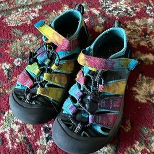 Rainbow Keens size 1.5